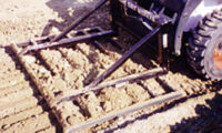 dirt_worker_in_field-275x145
